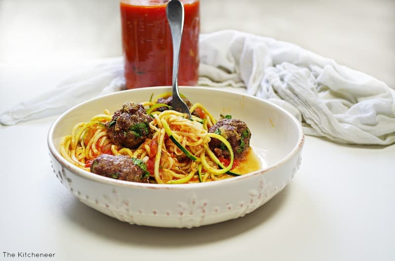 Paleo Spaghetti and Meatballs- my go to Whole30 compliant Italian night recipe. Simple and done in 30 minutes!|thekitcheneer.com