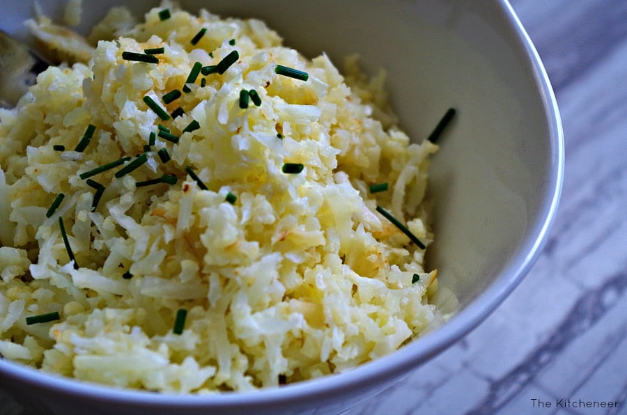 Cauliflower Rice: a great grain substitute for grain and super easy to make!