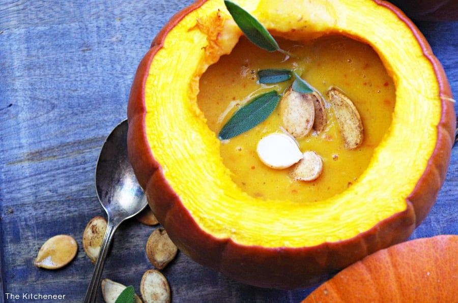 Roasted Garlic and Sage Pumpkin Soup