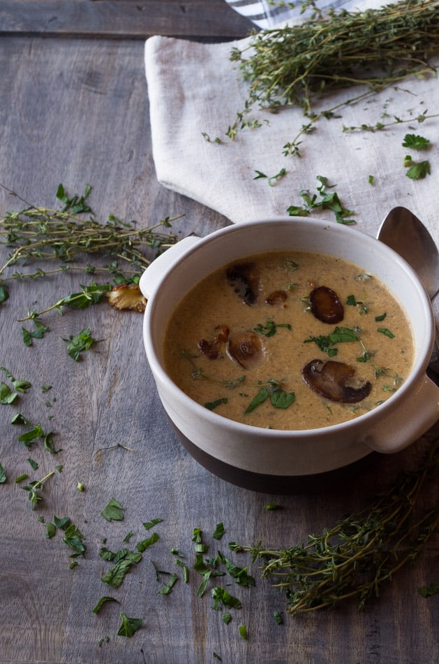 Forest Mushroom Bisque- this nourishing clean eating soup recipe made with onions, carrots, leeks, mushrooms,olive oil,and coconut milk is vegetarian, vegan, dairy free, gluten free, and Whole30 compliant! AND super delicious!|thekitcheneer.com