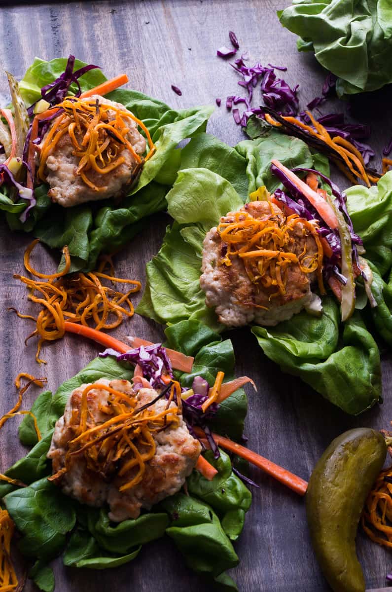 Primanti Bros Style Turkey Burger Lettuce Wraps- this easy Whole30 recipe is quick, easy, and perfect for meal prep Sundays! Made from lean turkey breast, topped with dill pickle slaw, and crunchy sweet potato straws! This is a FAVORITE in our house!|thekitcheneer.com