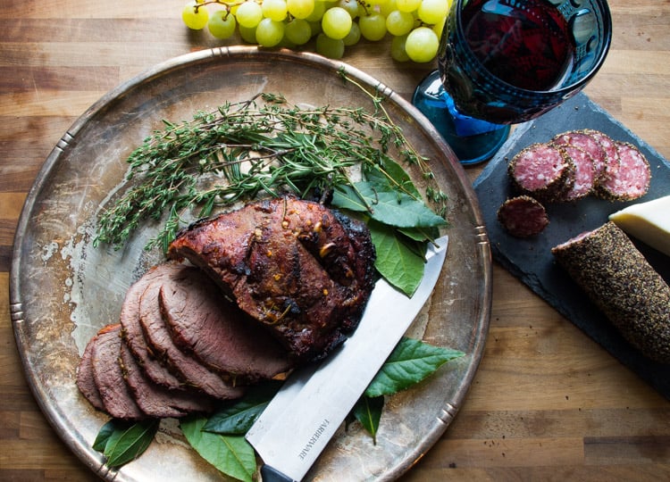 Game of Thrones Garlic Herb Bison Roast- the PERFECT feast for anyone OBSESSED with Game of Thrones |thekitcheneer.com