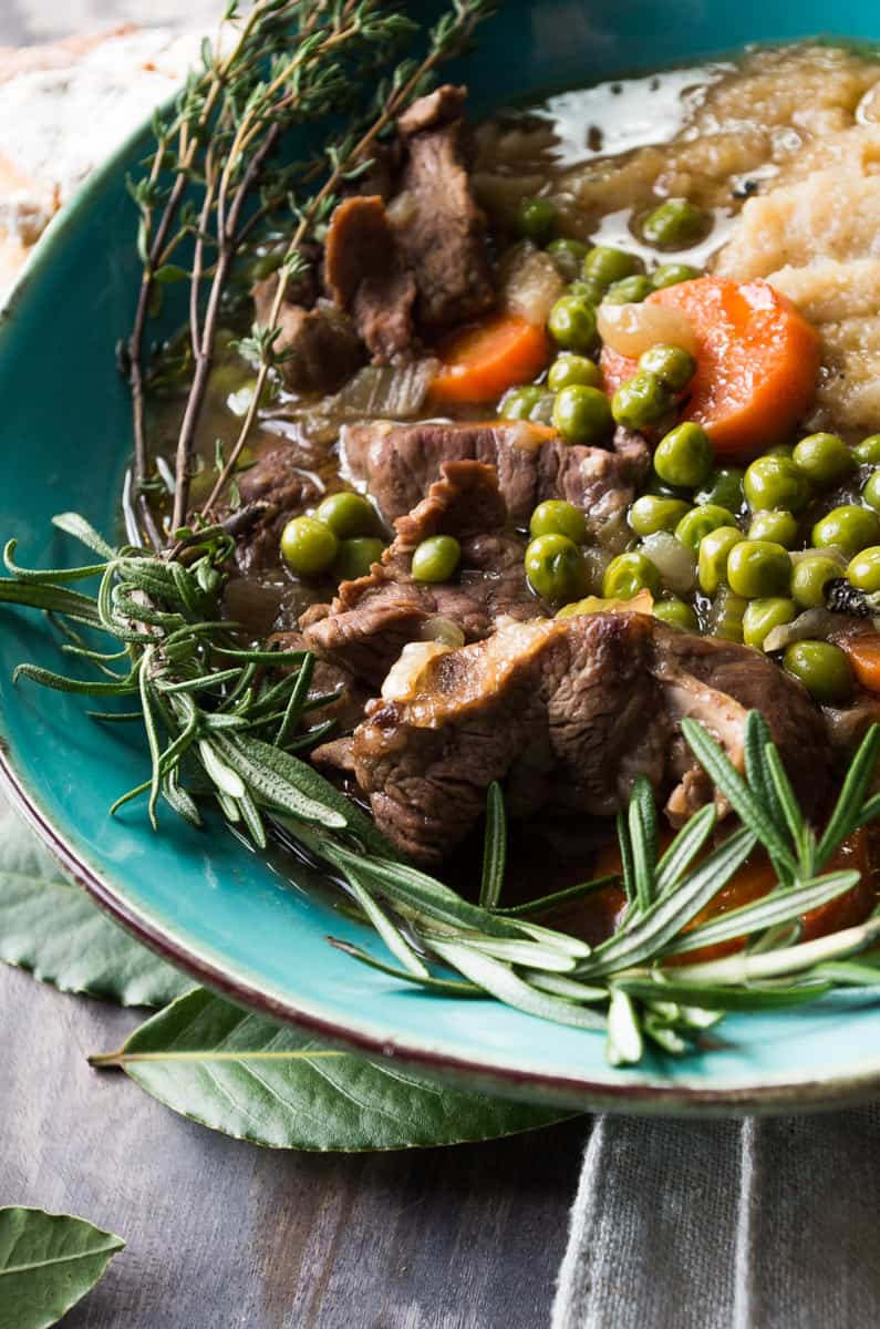 Irish Lamb Stew- an authentich Irish recipe that is gluten free and Whole30 friendly! |thekitcheneer.com