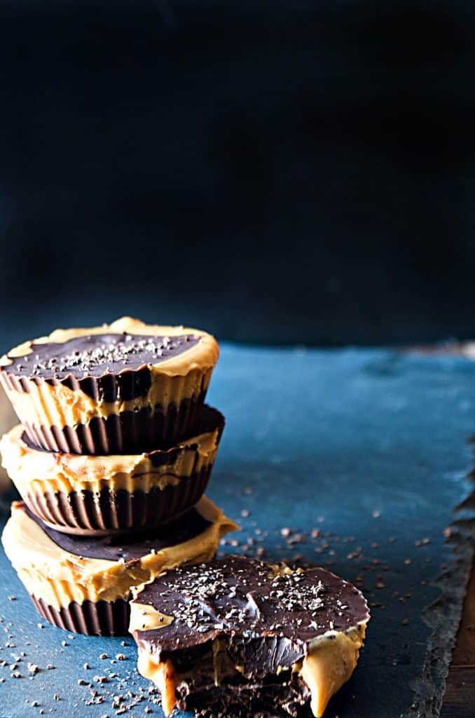 All natural easy peanut butter cups infused with the superfood cacao and natural peanut butter|thekitcheneer.com