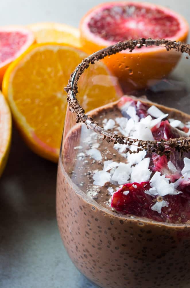 All the bright winter citrus combined with dark chocolate,cacao, and chia seeds makes for the perfect filling breakfast you need!|thekitcheneer.com