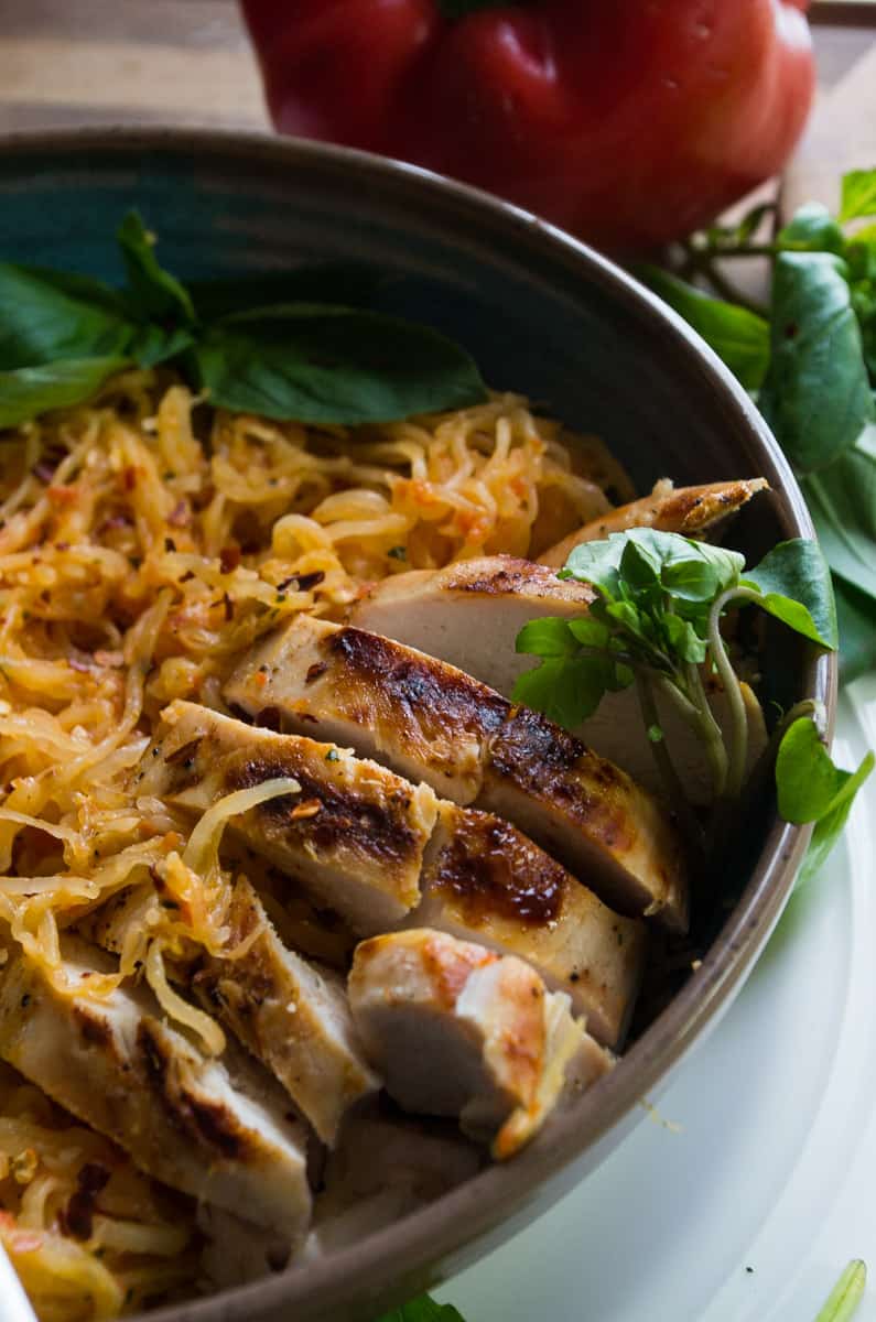 Roasted Red Pepper Spaghetti Squash with Grilled Chicken- a Whole30 pasta dinner recipe that will sure to be a crowd pleaser!|thekitcheneer.com