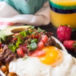 Paleo Breakfast Burrito Bowl- the perfect cinco de mayo breakfast recipe made in under 30 minutes!|thekitcheneer.com