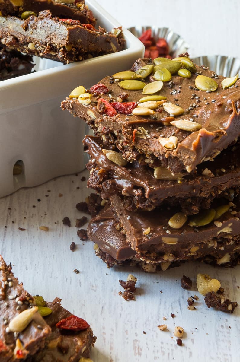 These raw and no bake superfood chocolate seed and nut bars are the perfect post workout snack or anytime healthy snack that takes as little as 30 minutes!|thekitcheneer.com
