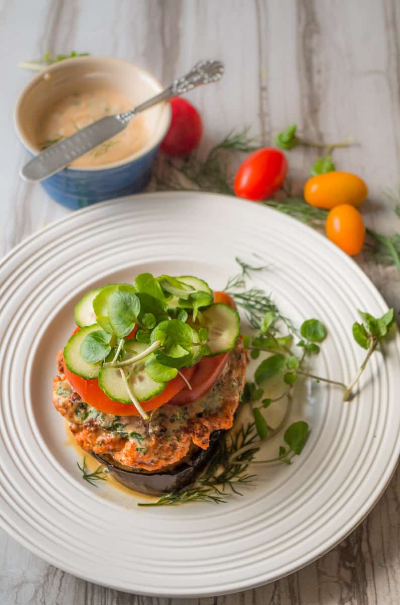 Whole30 Blackened Salmon Burger with a Summer Tomato Dill Spread|thekitcheneer.com