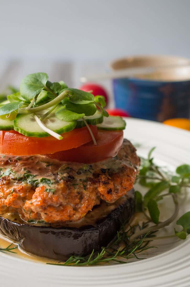 Whole30 Blackened Salmon Burger with a Summer Tomato Dill Spread|thekitcheneer.com