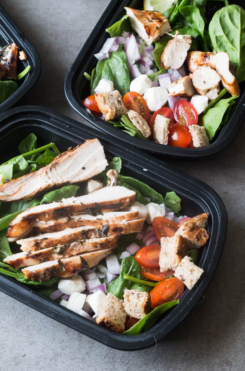 Caprese Chicken Meal Prep Bowls- perfect for Sunday Meal Prep!|thekitcheneer.com