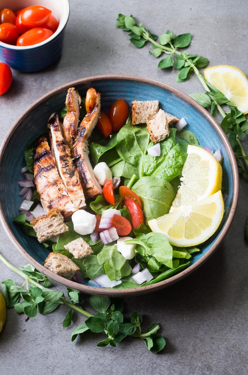 Caprese Chicken Meal Prep Bowls- perfect for Sunday Meal Prep!|thekitcheneer.com