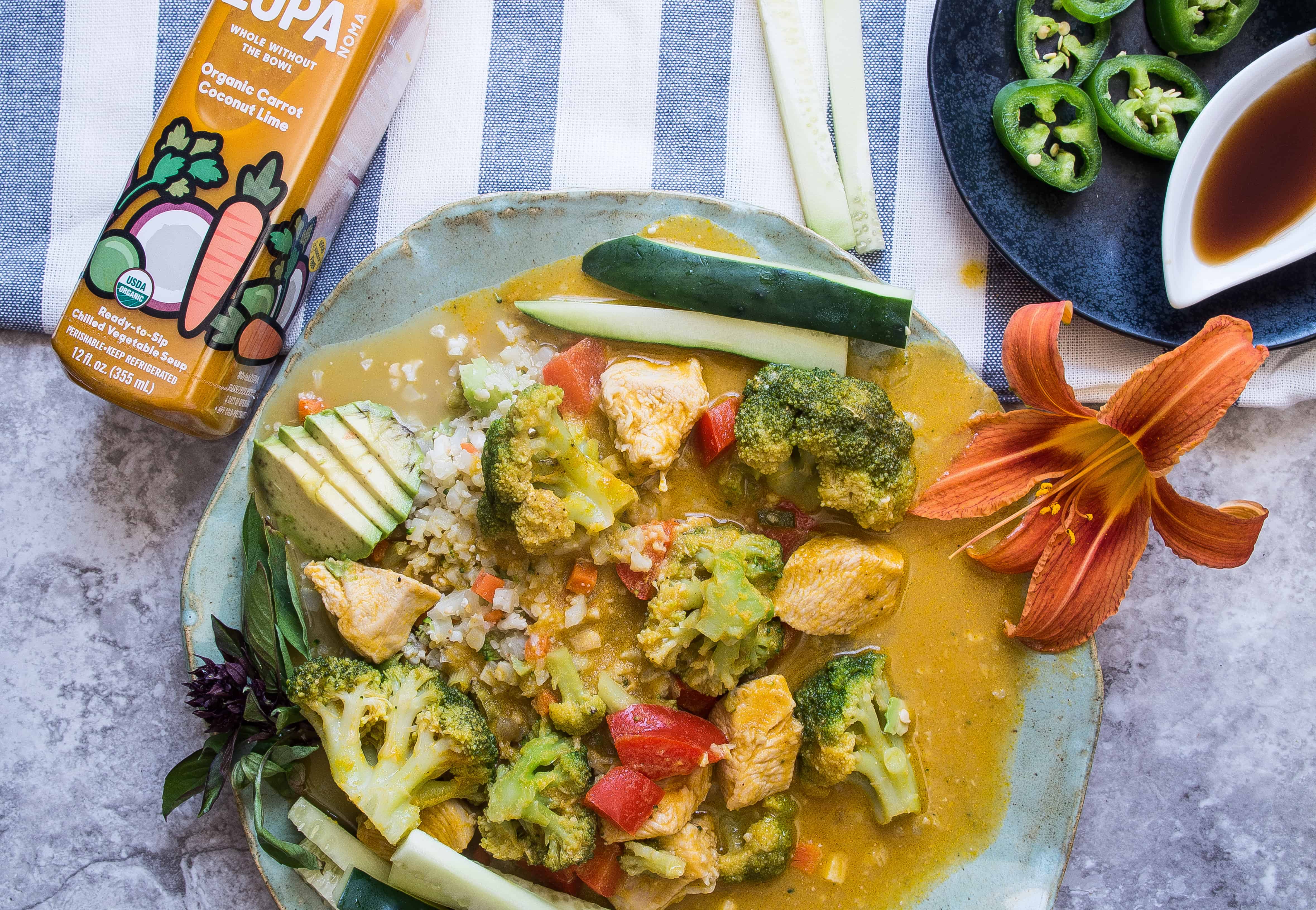Thai Carrot Coconut Lime Chicken Curry- a quick Whole30 weeknight dinner done in less than 30 minutes!|thekitcheneer.com