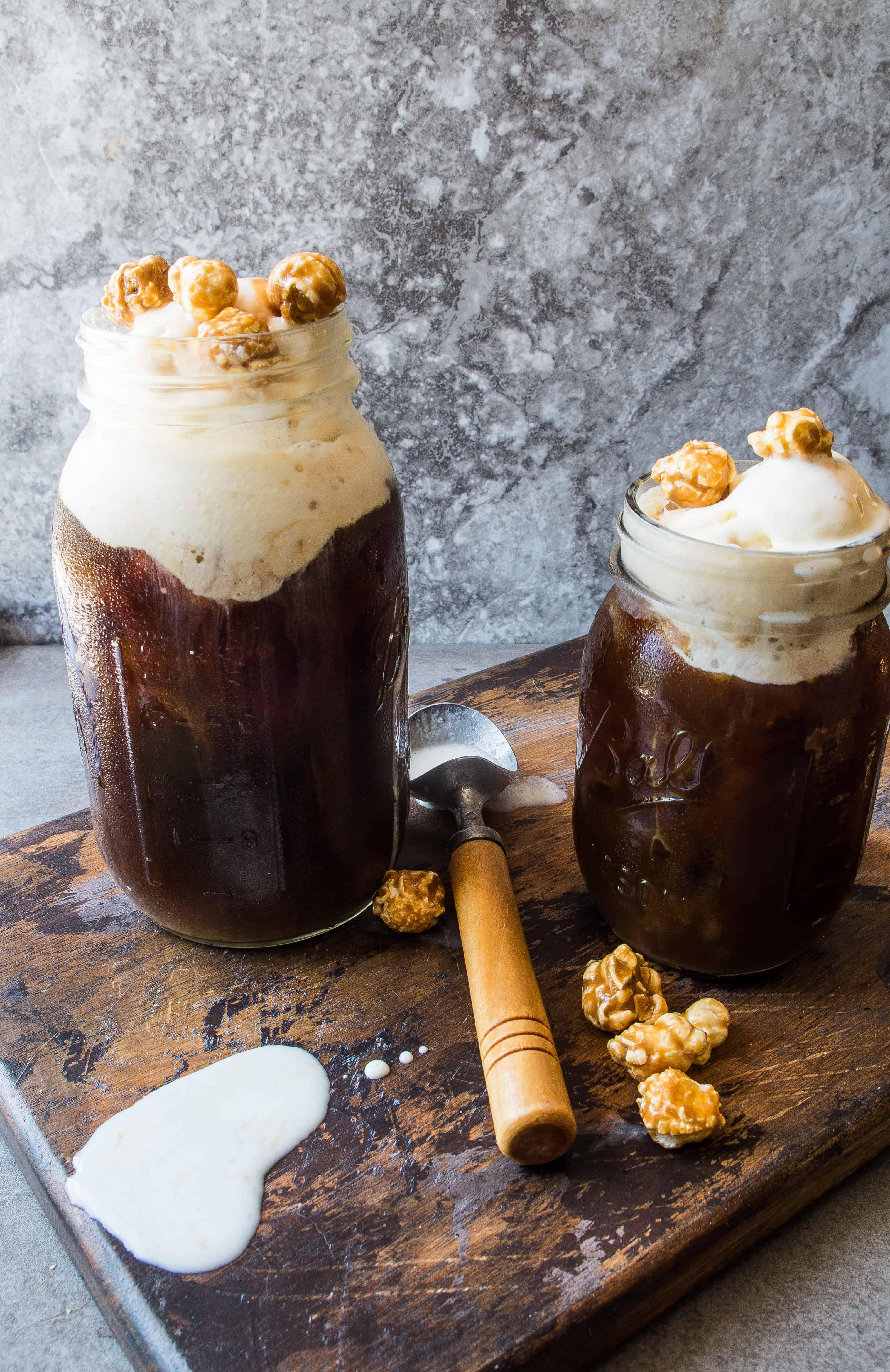 Caramel Macchiato Coffee Floats- the perfect iced coffee float with a scoop of Halo Top ice cream. Perfect healthy treat for summer!|thekitcheneer.com