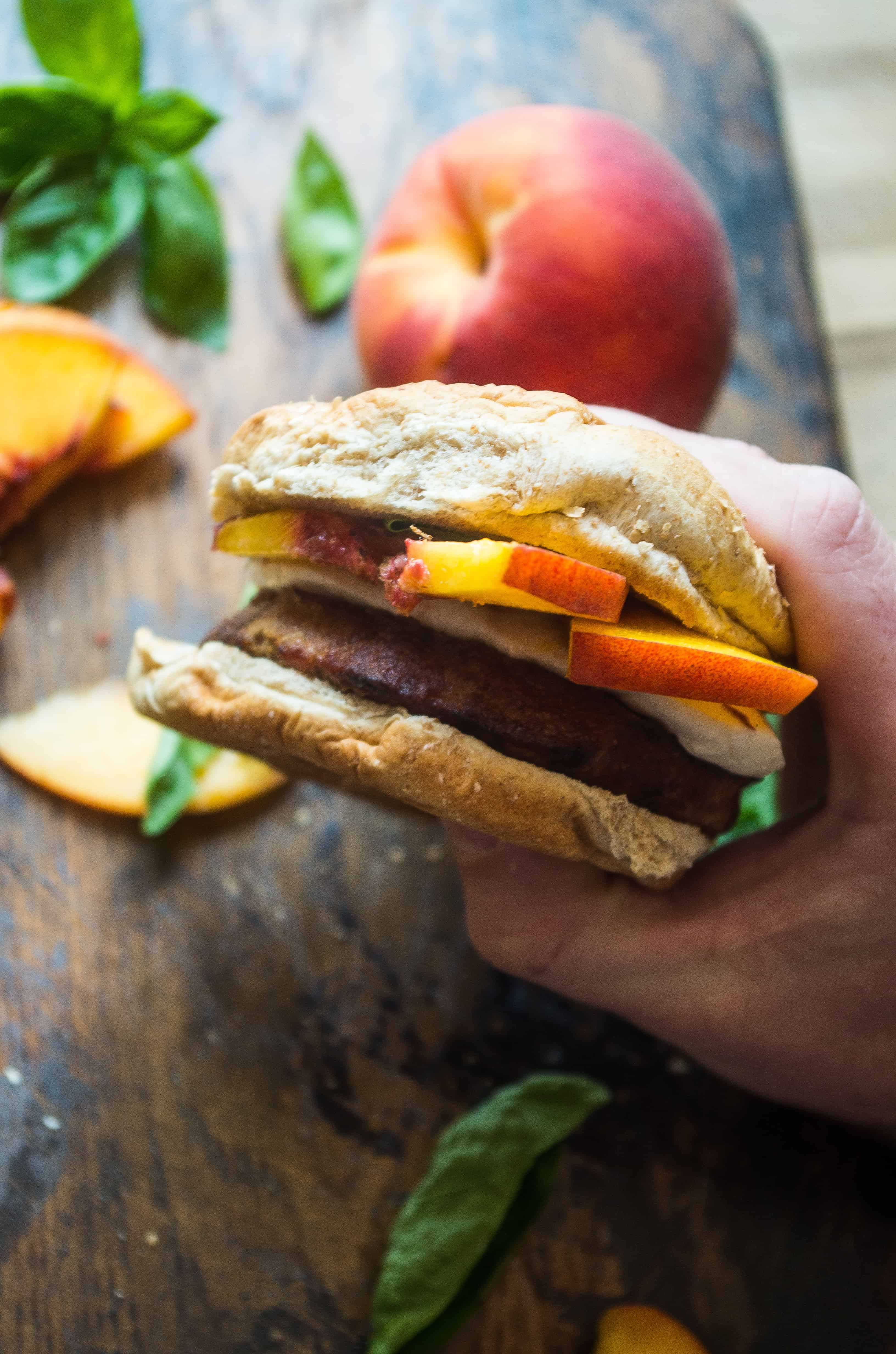 Grilled Peach Caprese Burgers- the perfect healthy grilling recipe using up the best of summer's produce-peaches!|thekitcheneer.com