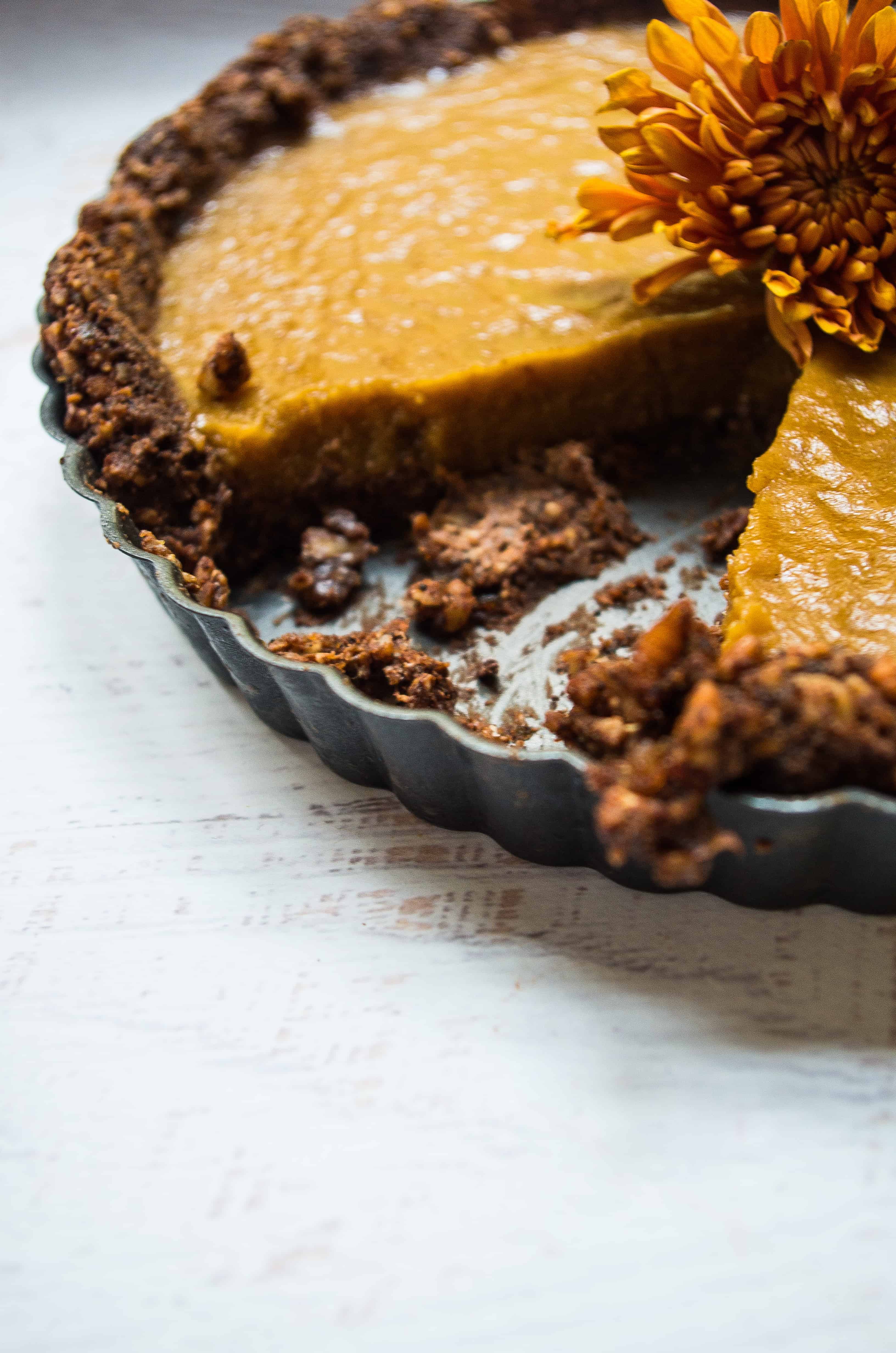 No Bake Paleo Pumpkin Pie|thekitcheneer.com