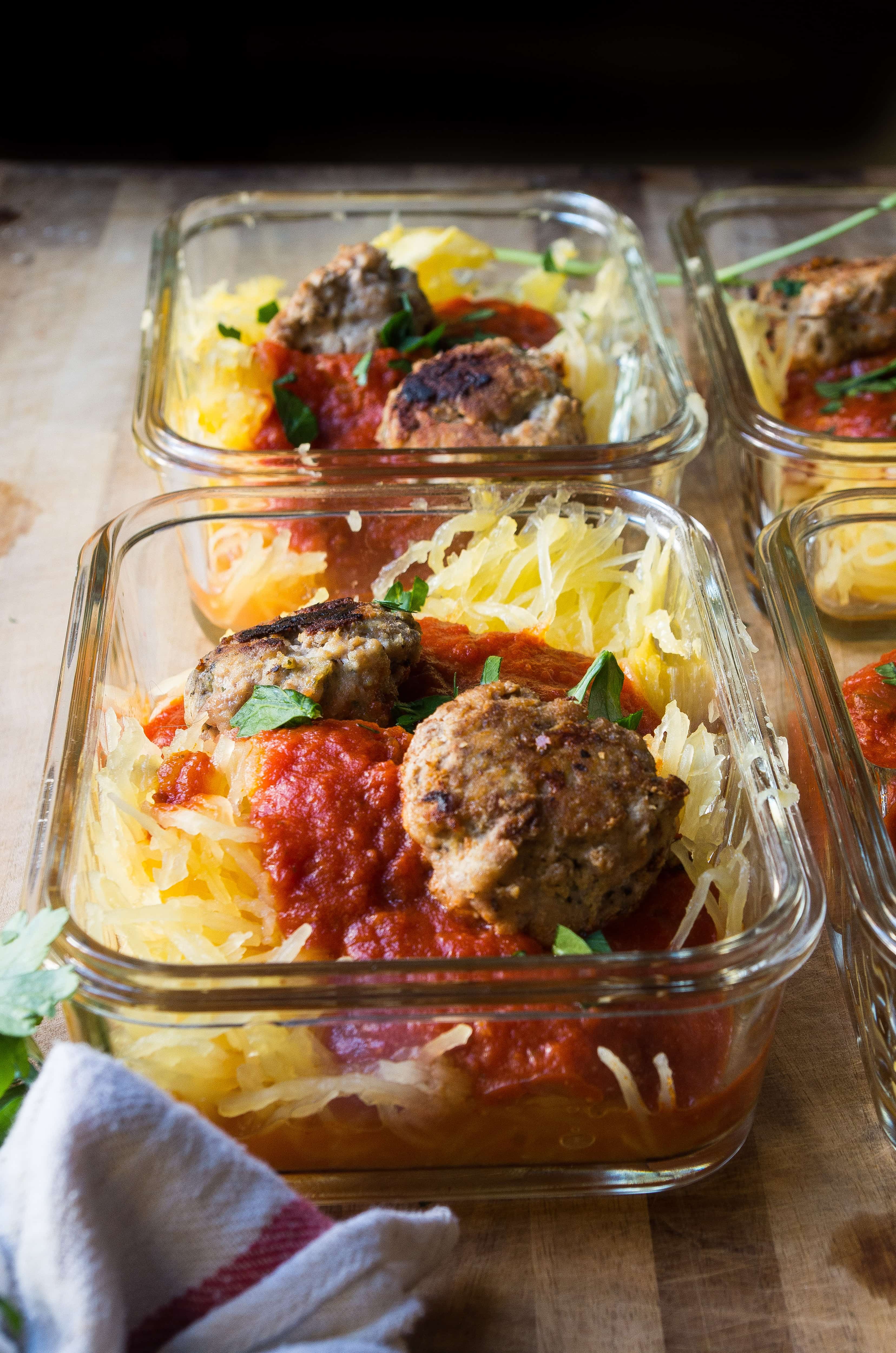 Whole30 Spaghetti Squash and Turkey Meatballs Meal Prep |thekitcheneer.com