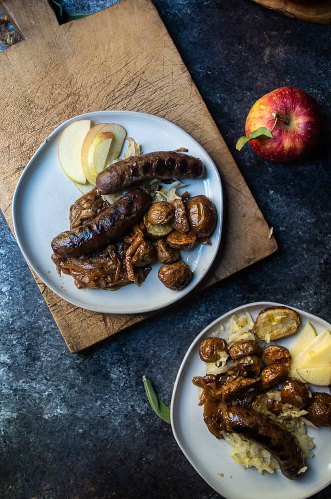 Oktoberfest Pumpkin Beer Braised Bratwurst with Sauerkraut|the kitcheneer.com