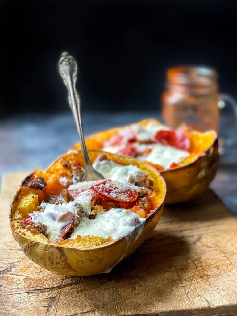 Meat Lover's Pizza Stuffed Spaghetti Squash|thekitcheneer.com