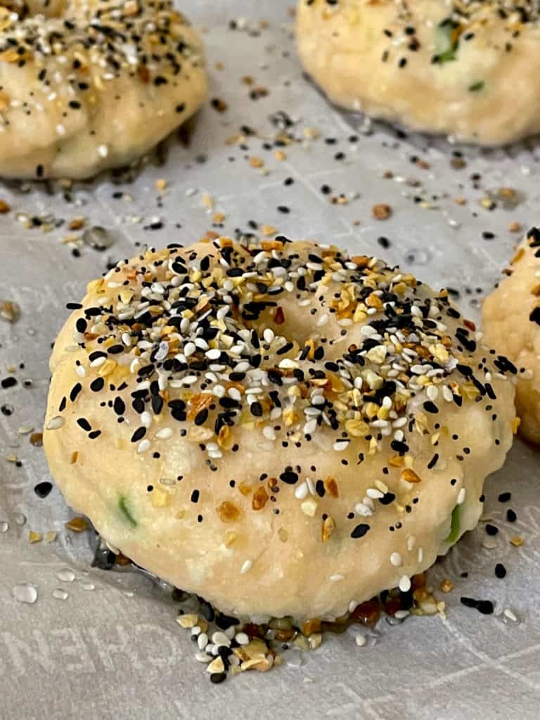 Gluten Free Jalapeno Everything Bagels |thekitcheneer.com