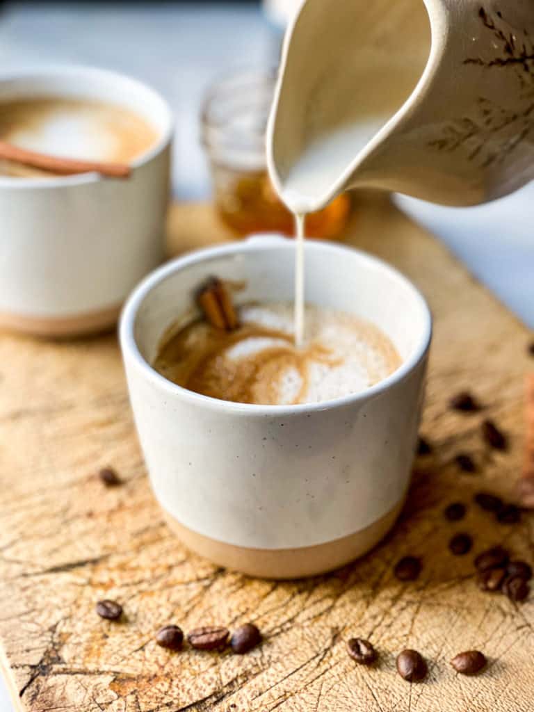 Cinnamon Honey Oatmilk Latte|the kitcheneer.com